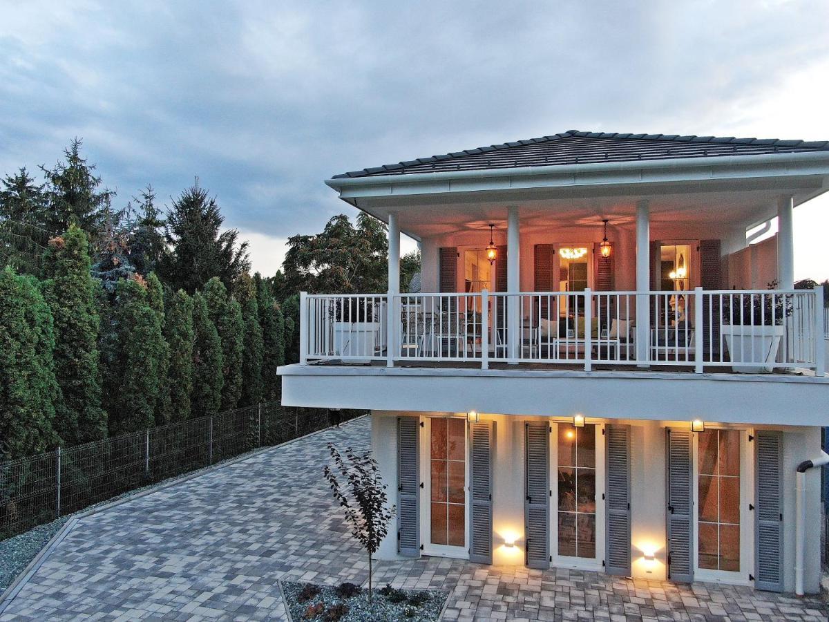 The Doors Luxury Apartment Mosonmagyarovar Luaran gambar