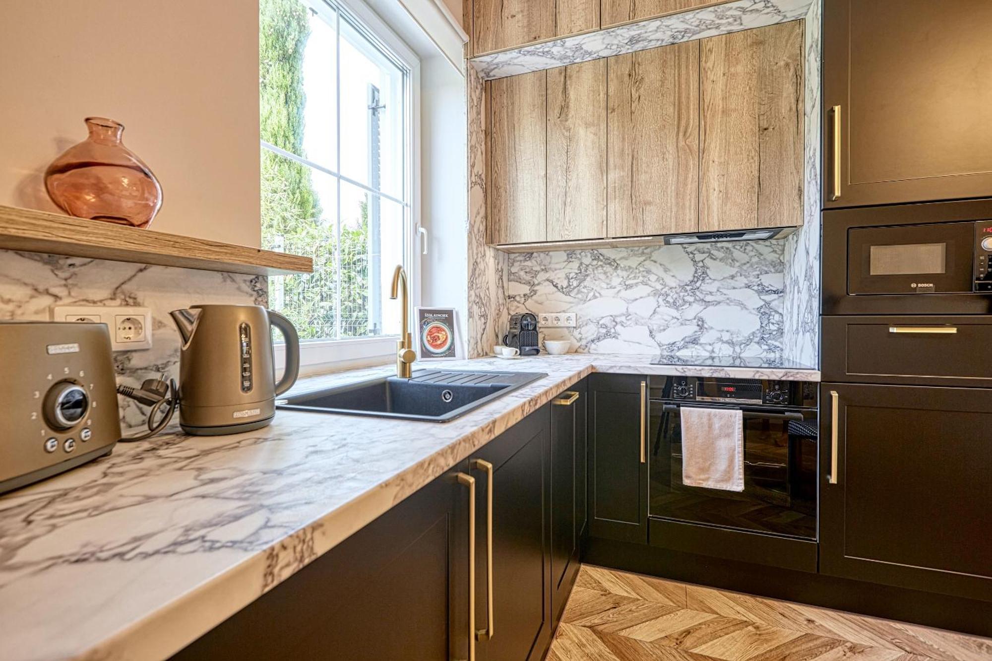 The Doors Luxury Apartment Mosonmagyarovar Luaran gambar
